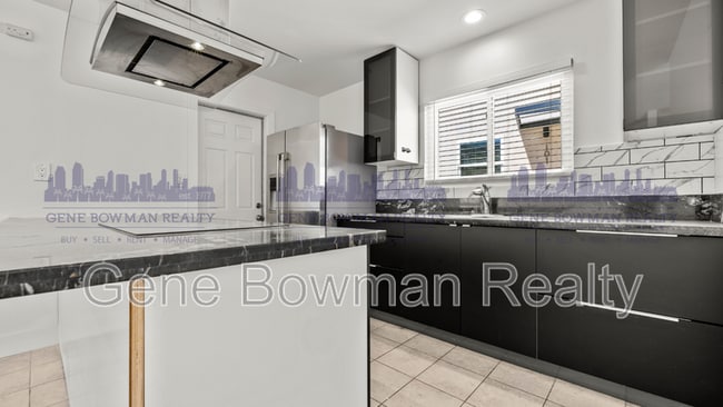 2409 Fleetwood St in San Diego, CA - Building Photo - Building Photo