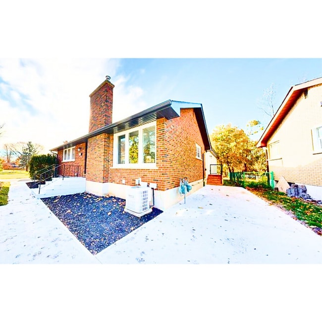 77 Godfrey Dr in London, ON - Building Photo - Building Photo