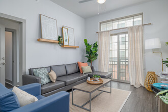 Paloma West Midtown in Atlanta, GA - Building Photo - Interior Photo