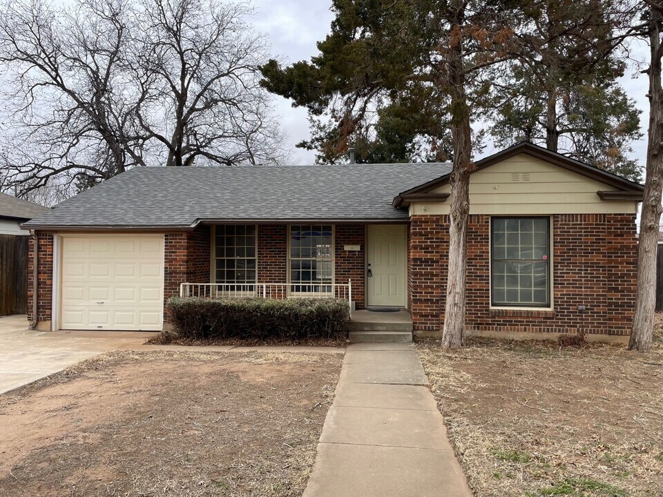 2510 31st St in Lubbock, TX - Building Photo
