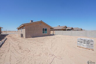 4643 S Desert Willow Wy in Yuma, AZ - Foto de edificio - Building Photo