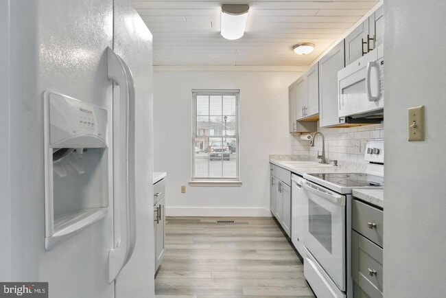 302 Freeton Ct in Stephens City, VA - Building Photo - Building Photo