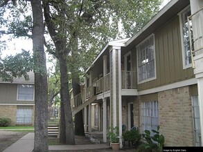 1320 Gessner Rd in Houston, TX - Building Photo - Building Photo