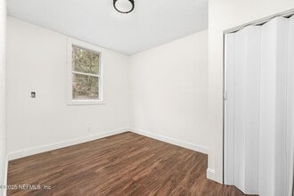 1035 Odessa Dr E in Jacksonville, FL - Building Photo - Building Photo