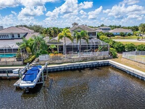 517 Mirabay Blvd, Unit 7 in Apollo Beach, FL - Building Photo - Building Photo