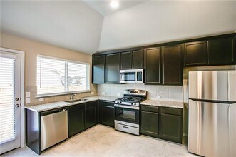 5701 Respinto Dr in Austin, TX - Building Photo - Building Photo