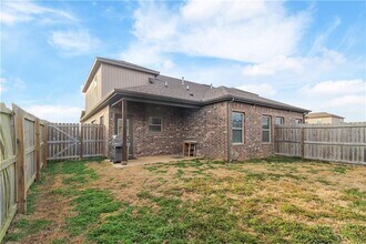 402 Barbet Dr in Centerton, AR - Building Photo - Building Photo