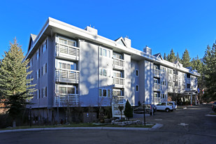 The Lodge at Kingsbury Crossing Apartments