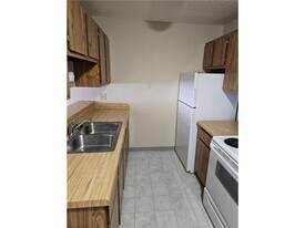 1757 4th Ave in Windom, MN - Building Photo