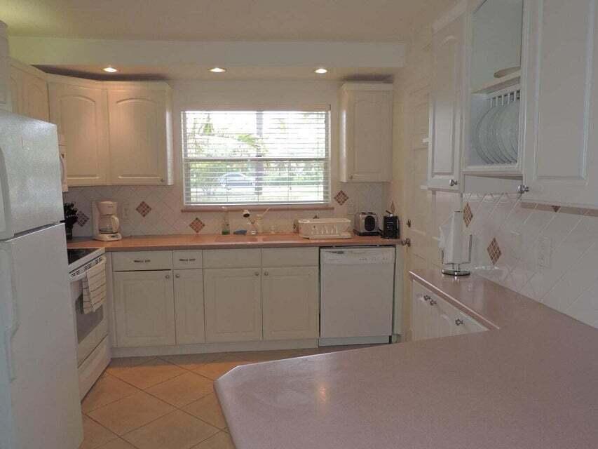 20 Celestial Way, Unit 105 in Juno Beach, FL - Building Photo
