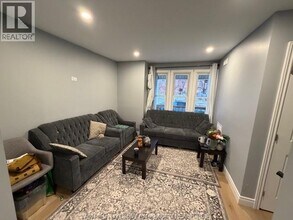 25 Giles Blvd E in Windsor, ON - Building Photo - Building Photo