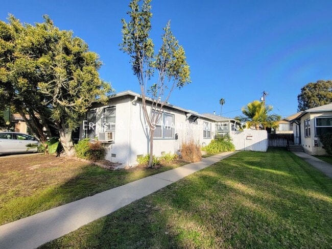 842 Euclid Ave in Long Beach, CA - Building Photo - Building Photo