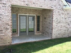 203 N Powderhorn Dr in Fayetteville, AR - Building Photo - Building Photo