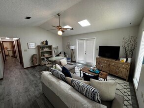 8817 Kiwi Pl in Navarre, FL - Building Photo - Building Photo