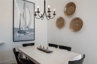 1540 Clermont Dr in Naples, FL - Foto de edificio - Building Photo