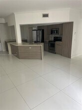 3155 NE 184th St in Aventura, FL - Building Photo - Building Photo