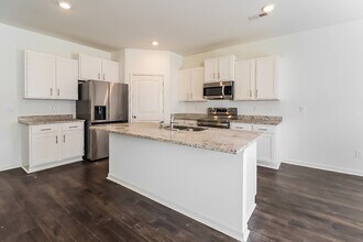 5604 Timber Leaf Lp in Bessemer, AL - Building Photo - Building Photo