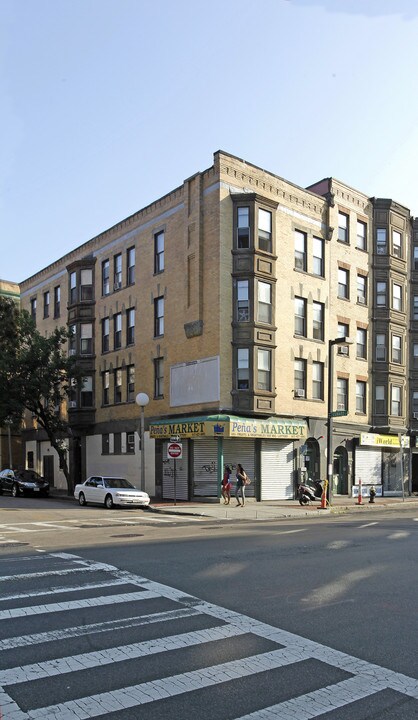 1053 Tremont St in Boston, MA - Building Photo