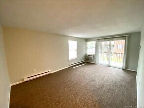 93 Heather Ridge in Shelton, CT - Building Photo - Building Photo