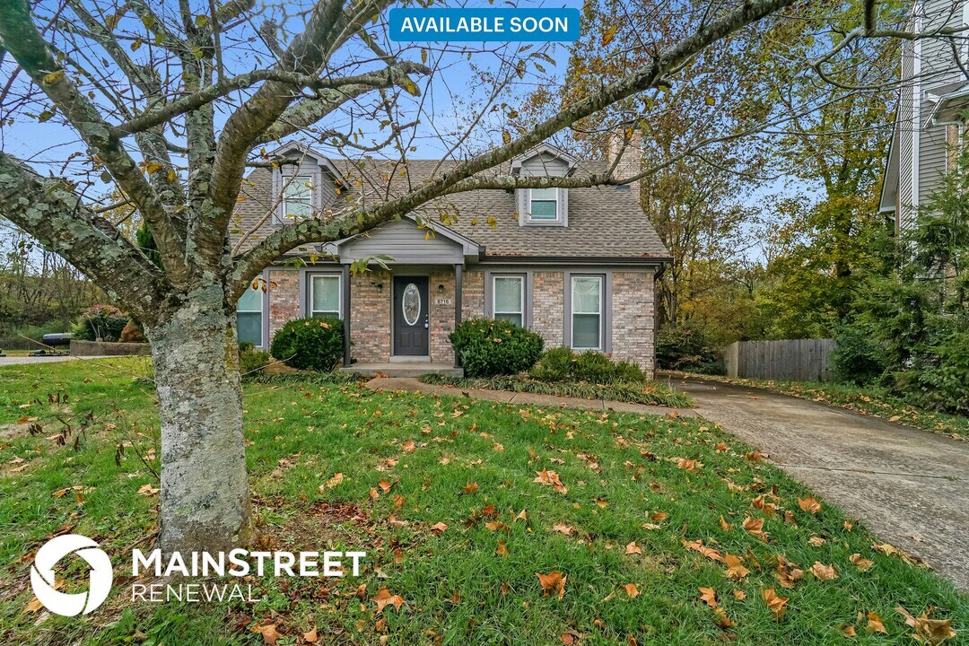 8716 Astrid Ave in Louisville, KY - Building Photo
