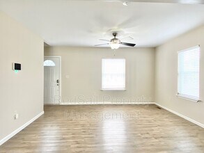 214 Brightwood Ave in Hampton, VA - Building Photo - Building Photo