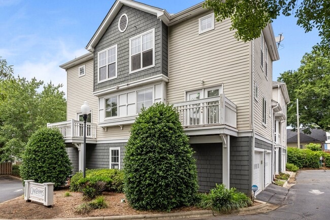 1036 W 1st St in Charlotte, NC - Building Photo - Building Photo