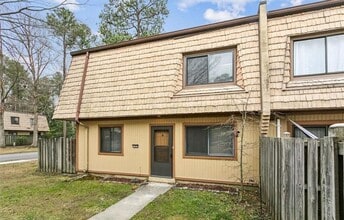 1482 Ventura Way in Newport News, VA - Building Photo - Building Photo