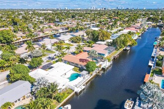 1418 NE 57th Ct in Fort Lauderdale, FL - Foto de edificio - Building Photo