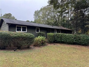 2341 Amberbrook Dr SW in Conyers, GA - Building Photo - Building Photo