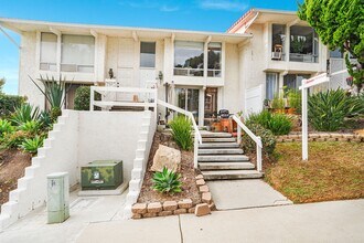 2311 Caringa Way in Carlsbad, CA - Building Photo - Building Photo
