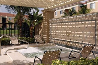 4768 W Atlantic Blvd, Unit 206 in Pompano Beach, FL - Foto de edificio - Building Photo