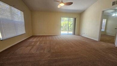 5549 W Oak Park Blvd in Homosassa, FL - Building Photo - Building Photo