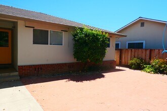 874 September Dr in Cupertino, CA - Building Photo - Building Photo