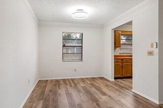 223 E Fern Dr in Orange City, FL - Building Photo - Building Photo