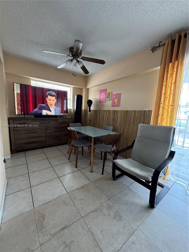 16508 NE 26th Ave in North Miami Beach, FL - Building Photo - Building Photo
