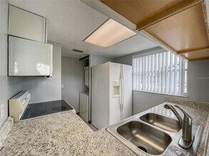 402 Orchid Dr in Davenport, FL - Foto de edificio - Building Photo