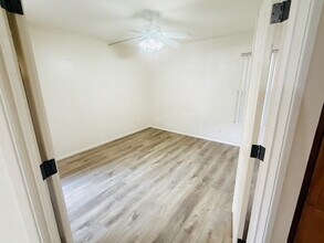 1125 E Broadway Rd in Tempe, AZ - Building Photo - Building Photo