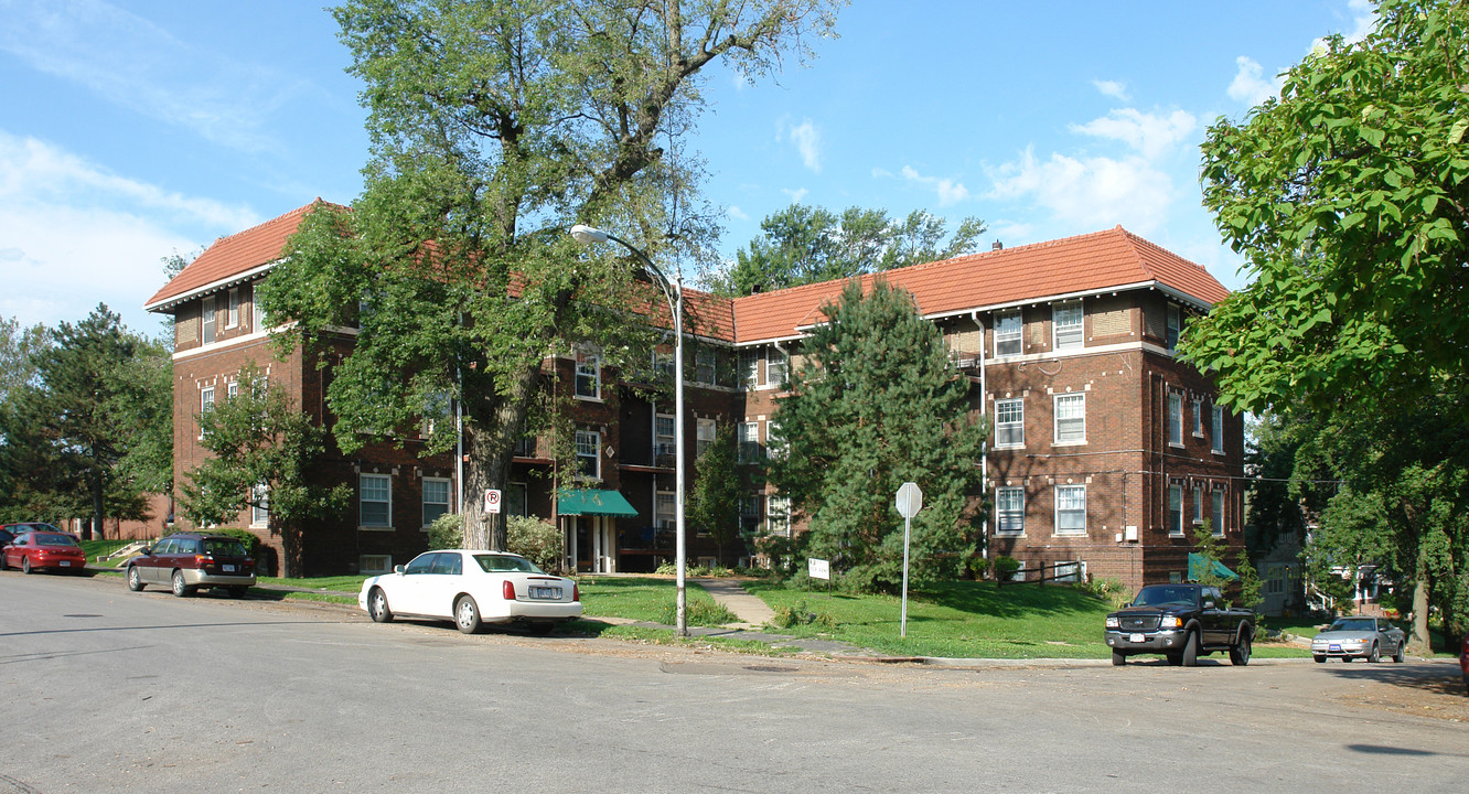 3205 Poppleton Ave in Omaha, NE - Foto de edificio