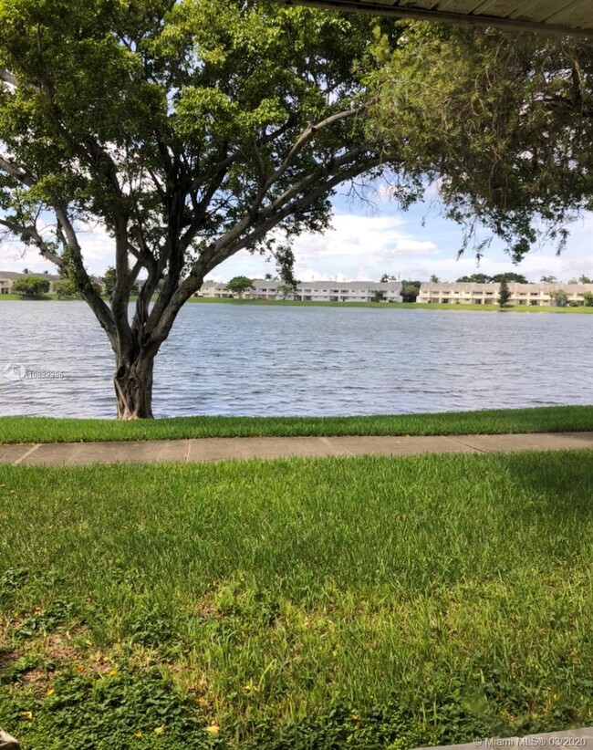 3441 NW 44th St-Unit -106 in Fort Lauderdale, FL - Building Photo - Building Photo