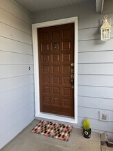 11720 SW Ridgeview Terrace in Beaverton, OR - Foto de edificio - Building Photo
