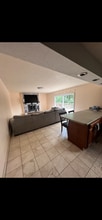 7858 Erie St in Sylvania, OH - Foto de edificio - Building Photo