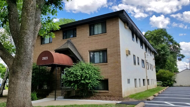 Minnehaha Apartments in Minneapolis, MN - Building Photo - Building Photo