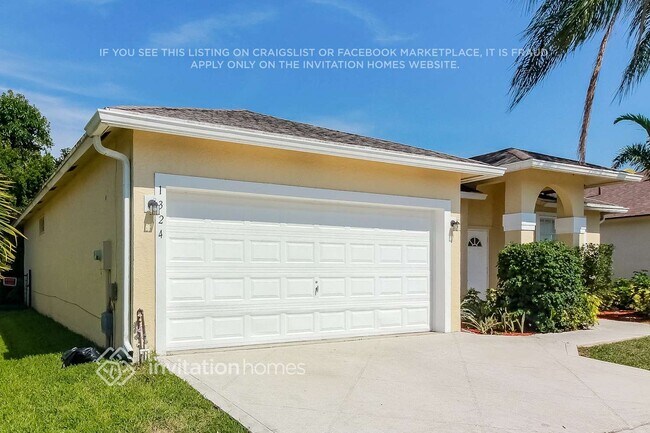 1324 Fishers Pl in Greenacres, FL - Building Photo - Building Photo