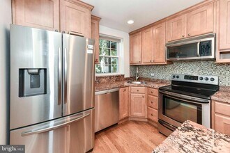 3057 S Buchanan St in Arlington, VA - Building Photo - Building Photo