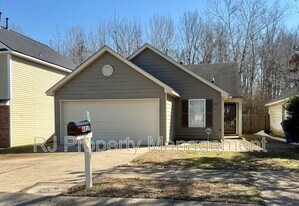 4817 Royal Run Dr in Memphis, TN - Building Photo
