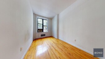 158 E 82nd St in New York, NY - Building Photo