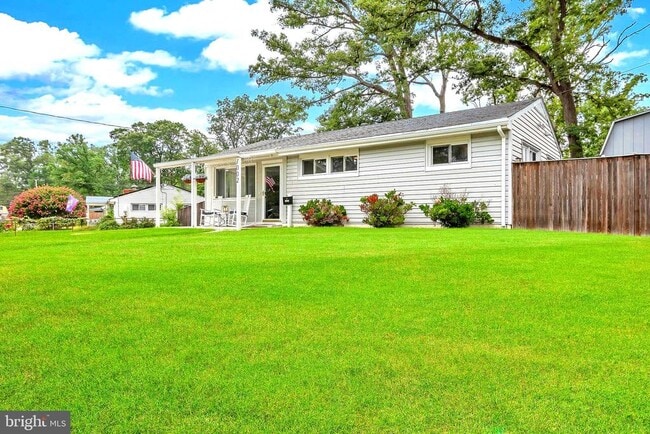 1002 Londonderry Dr in Glen Burnie, MD - Building Photo - Building Photo