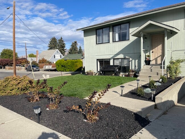 609 Princeton Ave N, Unit A