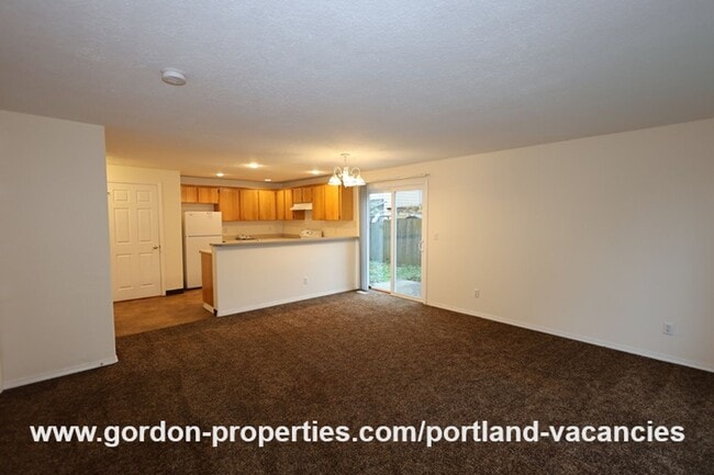 5254 SE 73rd Ave in Portland, OR - Building Photo - Building Photo