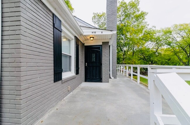 930 32nd Ave N in Nashville, TN - Foto de edificio - Building Photo